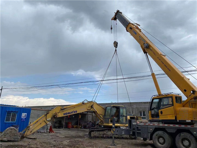 青浦区25吨吊车的工作半径是多少？