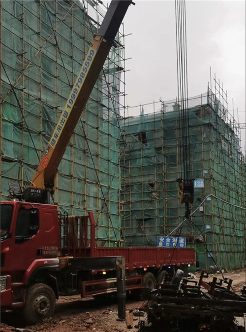 青浦区“慢工细活”—— 吊车的 “微动控制” 技术